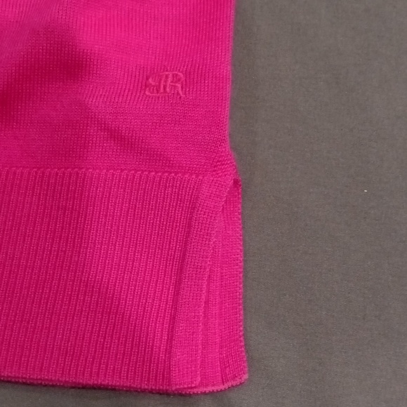 Banana Republic V-Neck Merino Wool - Picture 4 of 7